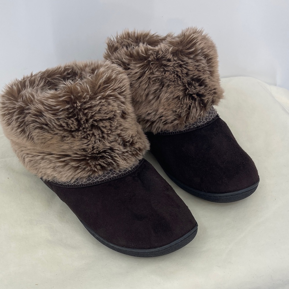ISOTONER Cozy Faux Fur Lined Women's Boots SIZE 9.5-10